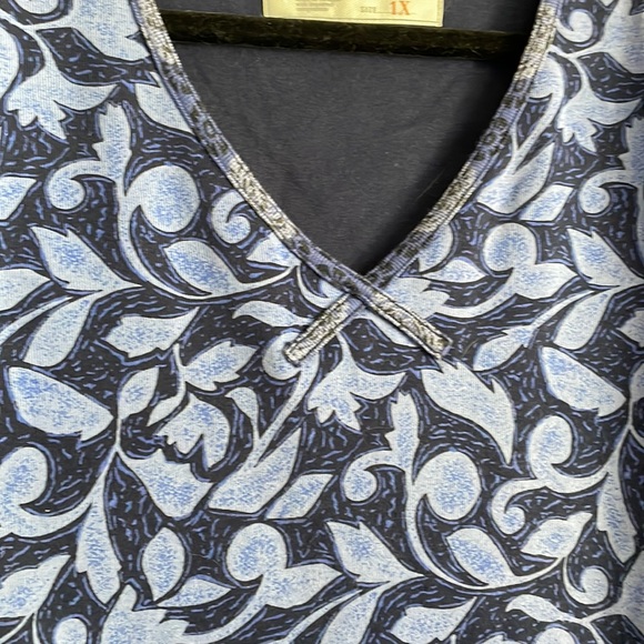 Liz Claiborne top short sleeve v neck leafy design Sz 1XL - Picture 6 of 7